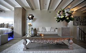 Suite&B by Hofke van Bazel